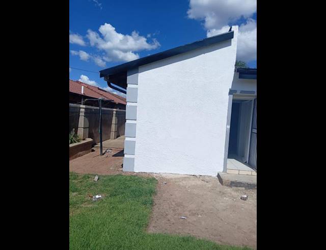 4 BEDROOM HOUSE FOR SALE IN IBAZELO